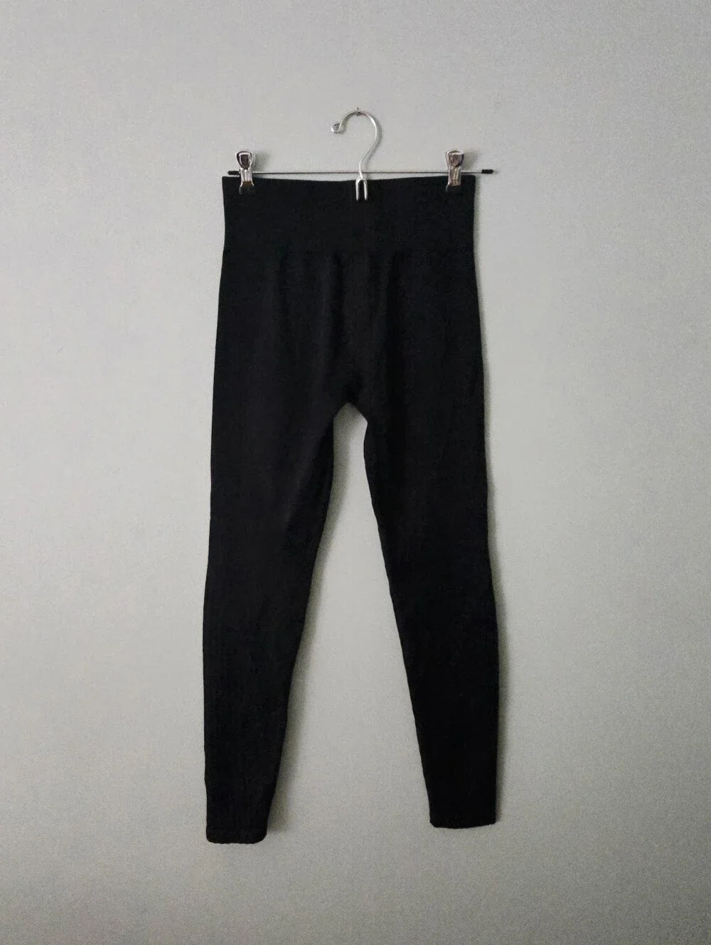 H&M Sport Black High-Waisted Leggings – Performance Activewear Essential, Small